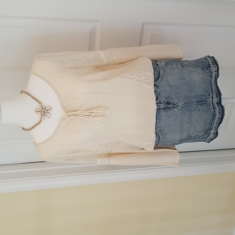 New w/o tags American Eagle Outfitters lace trim boho top in ivory, size small